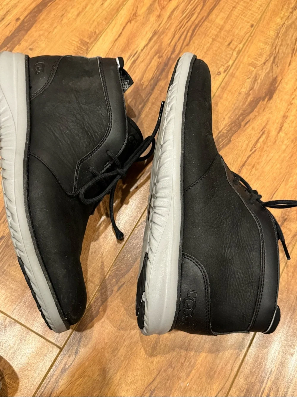 UGG Men's Black Lace-Up Chukka Boots